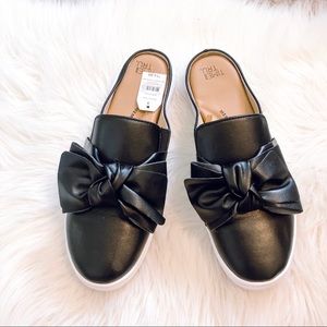 Bow slide sneakers NWT